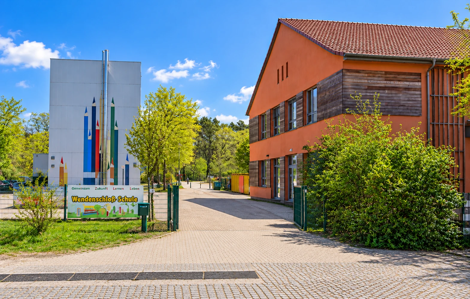 Zugang zur Wendenschloß-Schule an der Köpenzeile